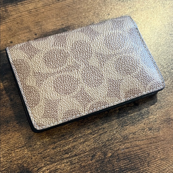 Coach Handbags - Coach Patterned Card Holder Billfold
